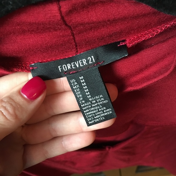 Dark red crop top - Picture 2 of 2